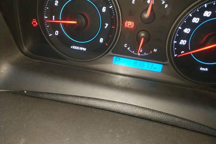 Used Chevrolet Captiva 2012 2.4L 4x4 Flagship Edition 7 Seats Odometer Close Up