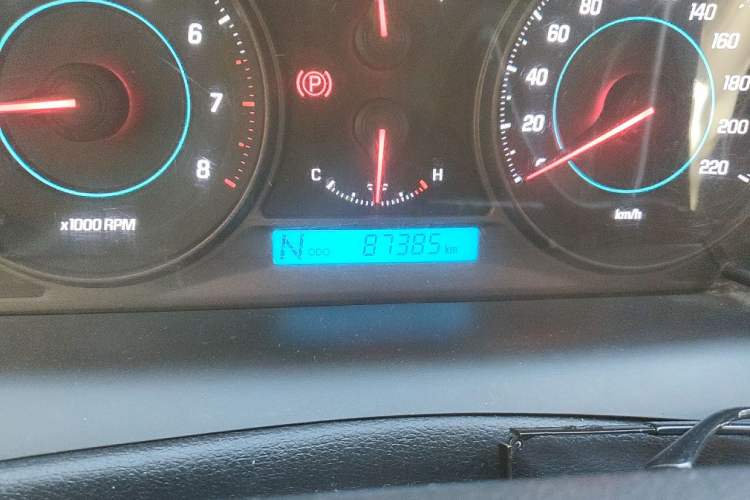 Used Chevrolet Captiva 2012 2.4L Two-Wheel Drive City Edition 5 Seats Odometer Close Up
