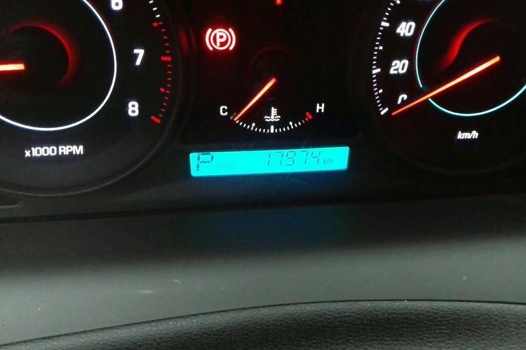 Used Chevrolet Captiva 2012 2.4L 4x4 Flagship Edition 7 Seats Odometer Close Up