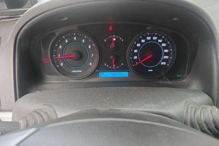 Used Chevrolet Captiva 2012 2.4L 4x4 Flagship Edition 7 Seats Odometer Close Up