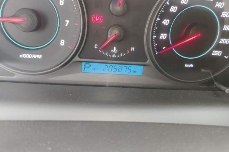 Used Chevrolet Captiva 2012 2.4L 4x4 Flagship Edition 7 Seats Odometer Close Up