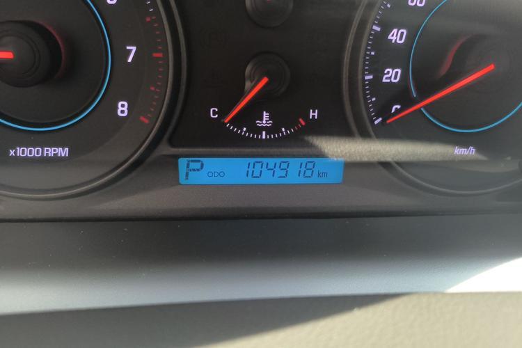 Used Chevrolet Captiva 2012 2.4L 4x4 Flagship Edition 7 Seats Odometer Close Up