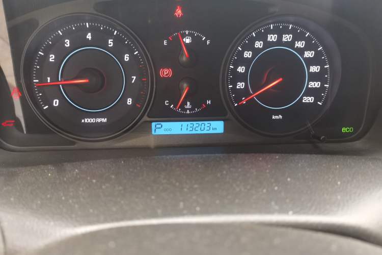 Used Chevrolet Captiva 2012 2.4L 4x4 Flagship Edition 7 Seats Odometer Close Up