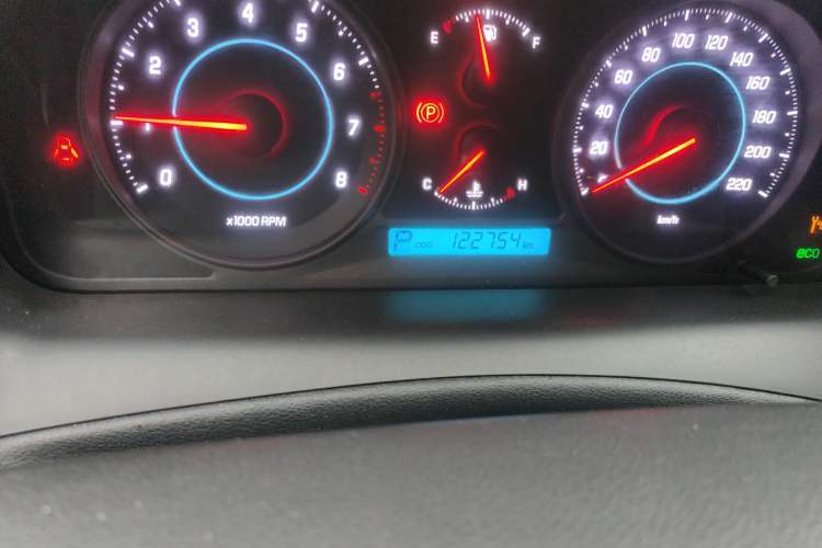 Used Chevrolet Captiva 2012 2.4L Two-Wheel Drive City Edition 5 Seats Odometer Close Up