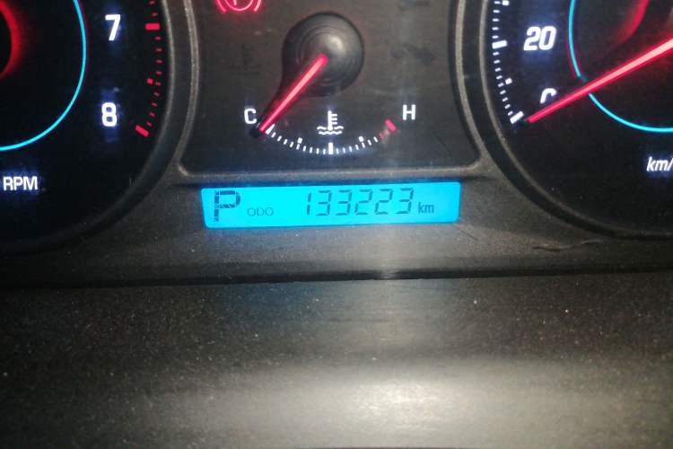 Used Chevrolet Captiva 2012 2.4L Two-Wheel Drive City Edition 5 Seats Odometer Close Up