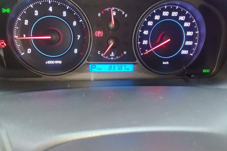 Used Chevrolet Captiva 2012 2.4L 4x4 Flagship Edition 7 Seats Odometer Close Up