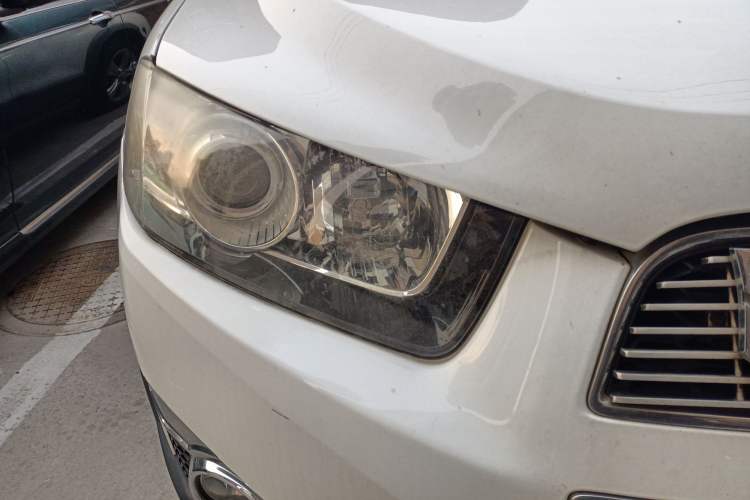 Used Chevrolet Captiva 2012 2.4L 4x4 Flagship Edition 7 Seats Right Front Headlight