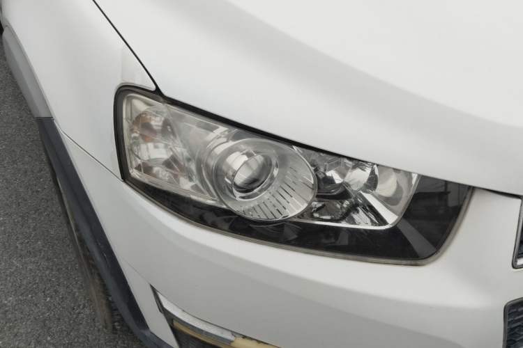 Used Chevrolet Captiva 2012 2.4L 4x4 Flagship Edition 7 Seats Right Front Headlight