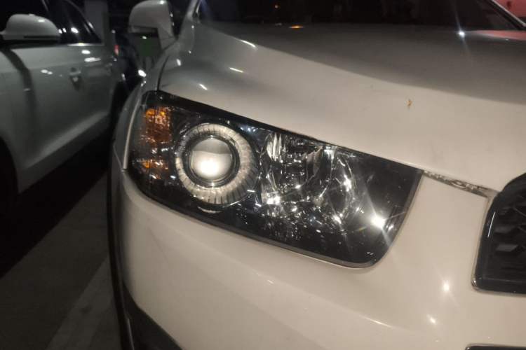 Used Chevrolet Captiva 2012 2.4L 4x4 Flagship Edition 7 Seats Right Front Headlight