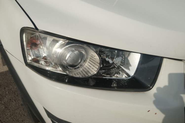 Used Chevrolet Captiva 2012 2.4L Two-Wheel Drive City Edition 5 Seats Right Front Headlight