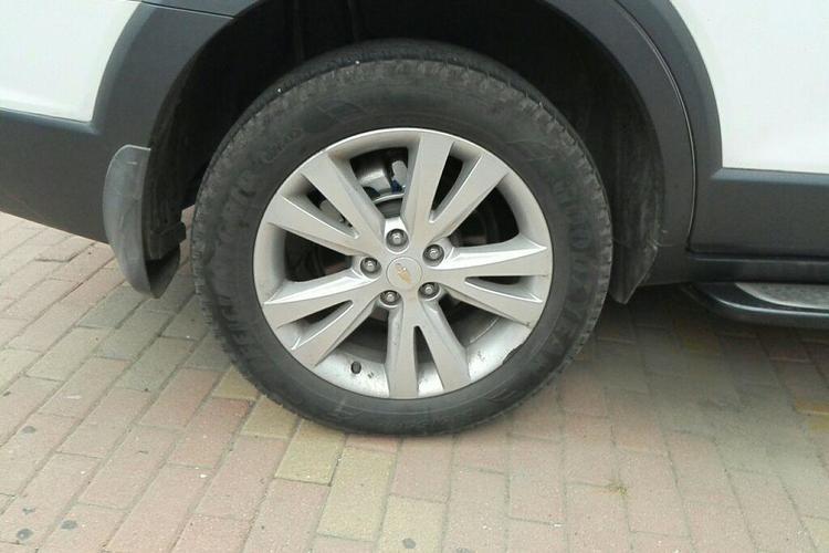 Used Chevrolet Captiva 2012 2.4L 4x4 Flagship Edition 7 Seats Right Front Wheel Hub