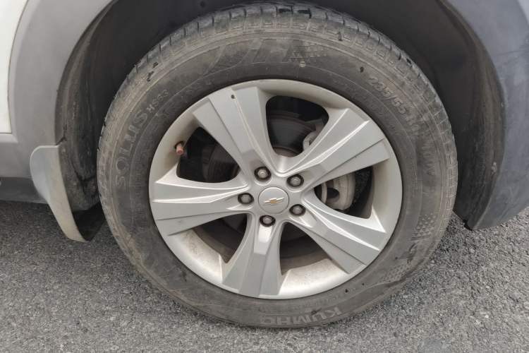 Used Chevrolet Captiva 2012 2.4L 4x4 Flagship Edition 7 Seats Right Front Wheel Hub
