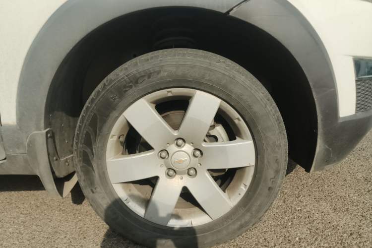 Used Chevrolet Captiva 2012 2.4L Two-Wheel Drive City Edition 5 Seats Right Front Wheel Hub