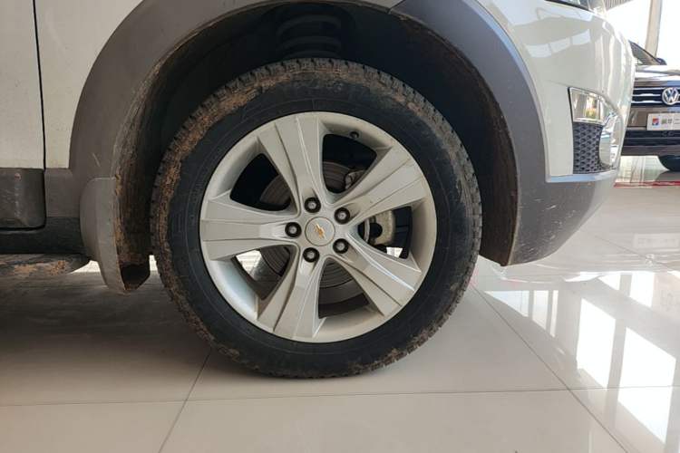 Used Chevrolet Captiva 2012 2.4L 4x4 Flagship Edition 7 Seats Right Front Wheel Hub