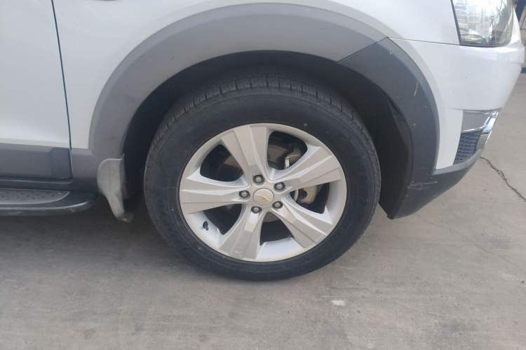 Used Chevrolet Captiva 2012 2.4L 4x4 Flagship Edition 7 Seats Right Front Wheel Hub