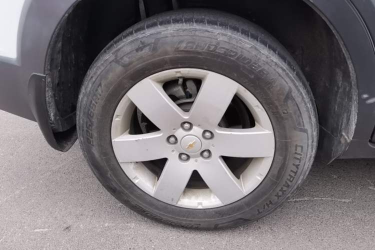 Used Chevrolet Captiva 2012 2.4L 4x4 Luxury Edition 5 Seats Right Rear Wheel Hub