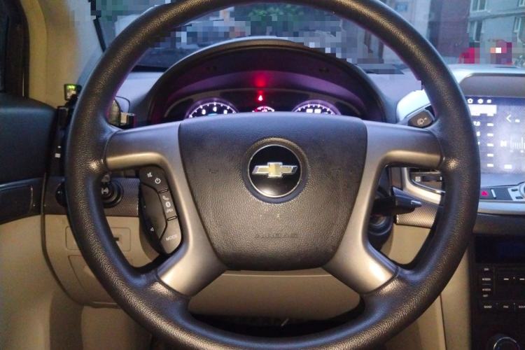 Used Chevrolet Captiva 2012 2.4L Two-Wheel Drive City Edition 5 Seats Steering Wheel