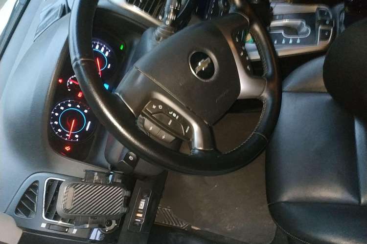 Used Chevrolet Captiva 2012 2.4L 4x4 Flagship Edition 7 Seats Steering Wheel