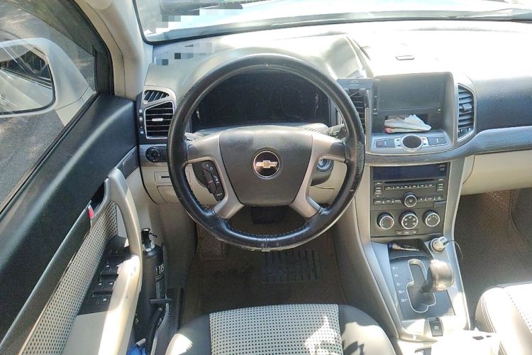 Used Chevrolet Captiva 2012 2.4L Two-Wheel Drive City Edition 5 Seats Steering Wheel