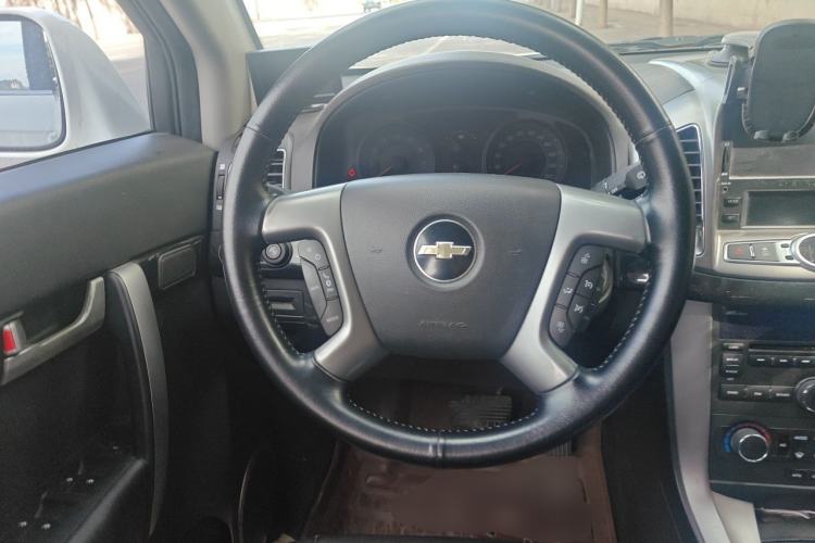 Used Chevrolet Captiva 2012 2.4L 4x4 Flagship Edition 7 Seats Steering Wheel