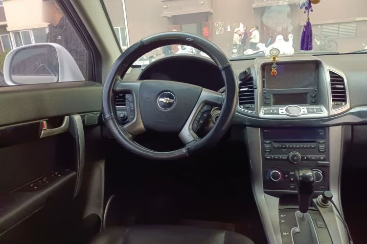 Used Chevrolet Captiva 2012 2.4L 4x4 Flagship Edition 7 Seats Steering Wheel