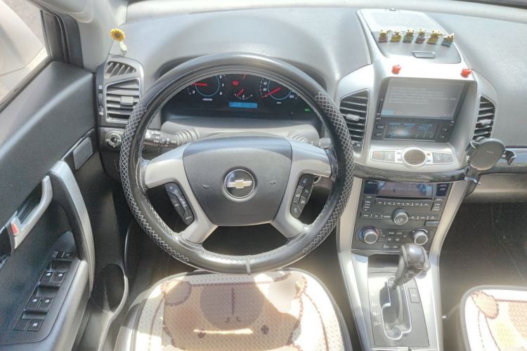 Used Chevrolet Captiva 2012 2.4L 4x4 Flagship Edition 7 Seats Steering Wheel