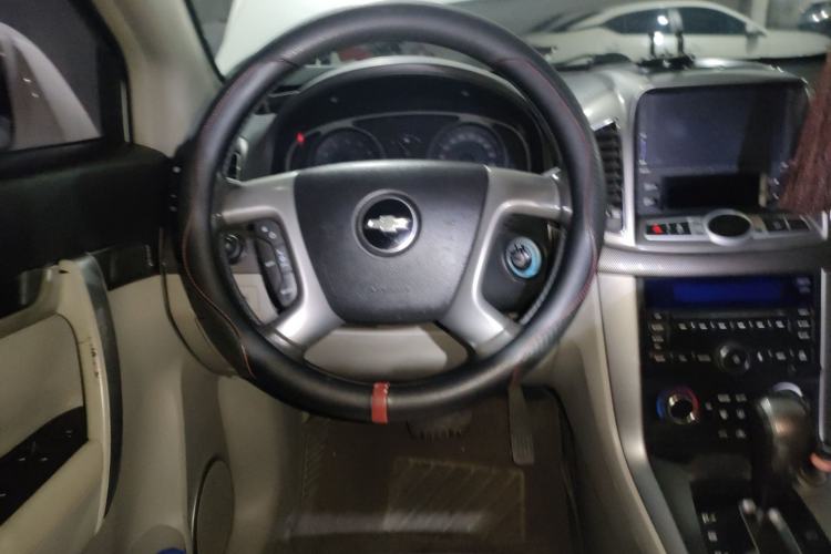 Used Chevrolet Captiva 2012 2.4L 4x4 Luxury Edition 5 Seats Steering Wheel