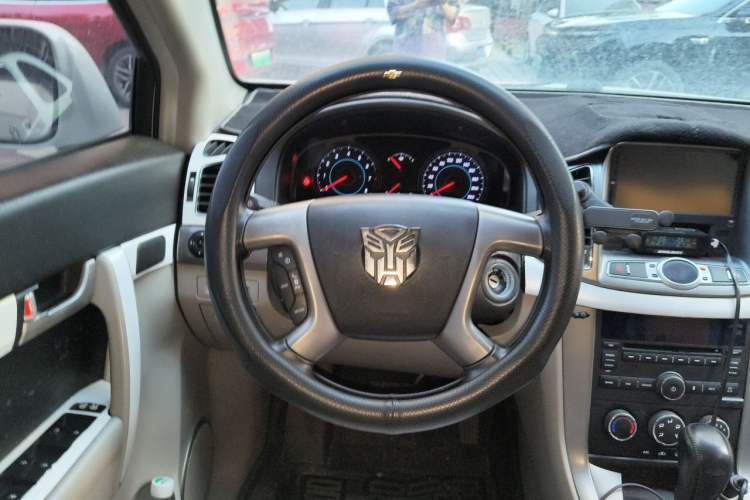 Used Chevrolet Captiva 2012 2.4L 4x4 City Navigation Version 5 Seats Steering Wheel