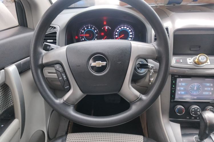 Used Chevrolet Captiva 2012 2.4L Two-Wheel Drive City Edition 5 Seats Steering Wheel