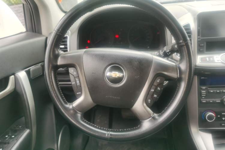 Used Chevrolet Captiva 2012 2.4L 4x4 Flagship Edition 7 Seats Steering Wheel