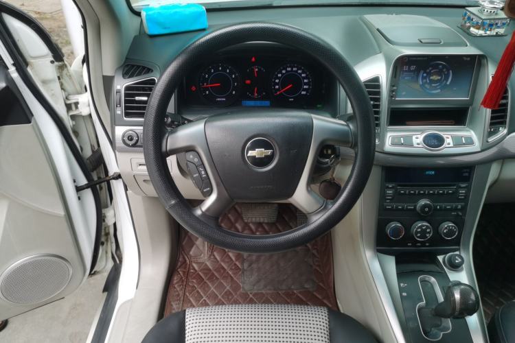 Used Chevrolet Captiva 2012 2.4L Two-Wheel Drive City Edition 5 Seats Steering Wheel