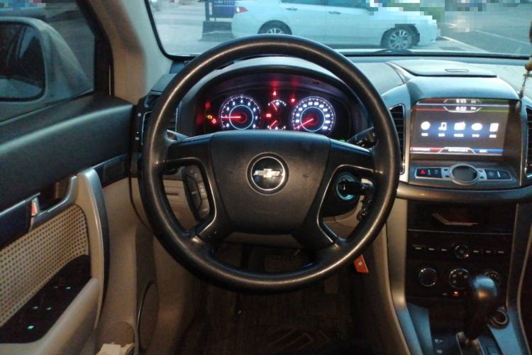 Used Chevrolet Captiva 2012 2.4L Two-Wheel Drive City Edition 5 Seats Steering Wheel