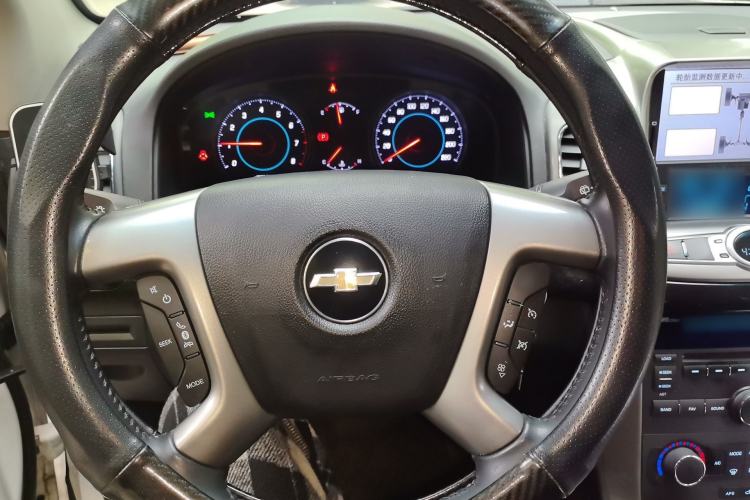 Used Chevrolet Captiva 2012 2.4L 4x4 Flagship Edition 7 Seats Steering Wheel