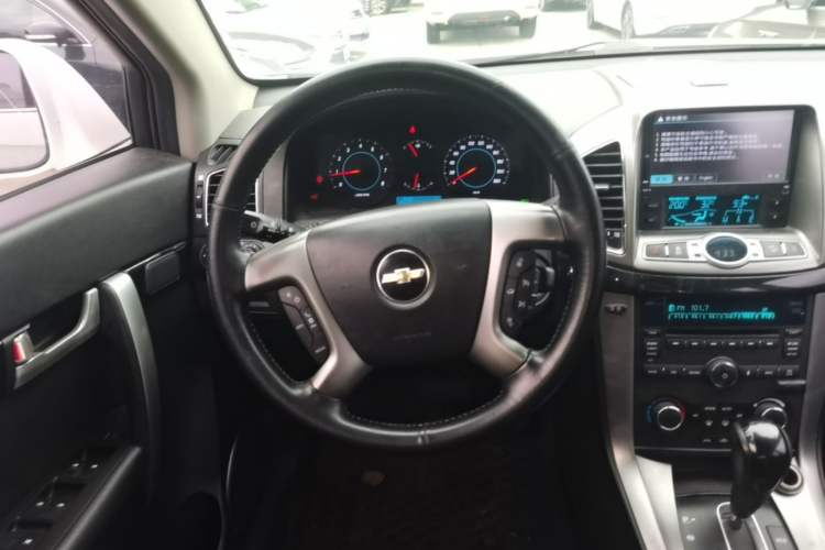 Used Chevrolet Captiva 2012 2.4L 4x4 Flagship Edition 7 Seats Steering Wheel