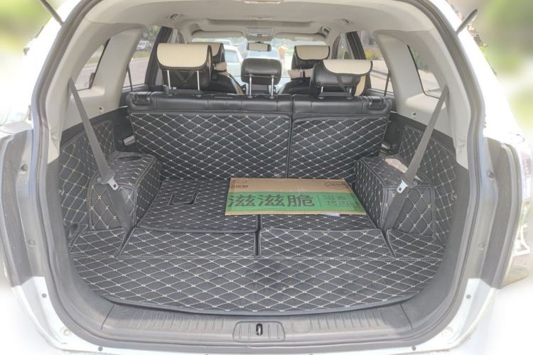 Used Chevrolet Captiva 2012 2.4L 4x4 Flagship Edition 7 Seats Trunk