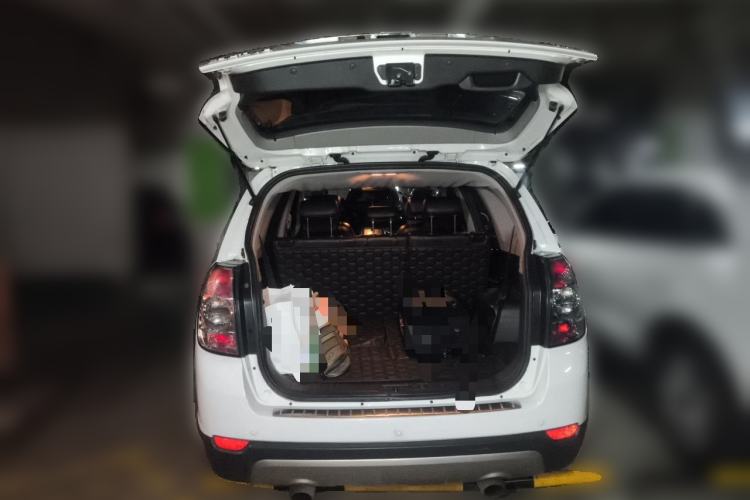 Used Chevrolet Captiva 2012 2.4L 4x4 Flagship Edition 7 Seats Trunk