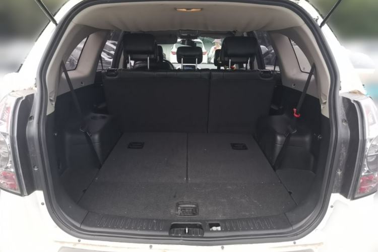 Used Chevrolet Captiva 2012 2.4L 4x4 Flagship Edition 7 Seats Trunk
