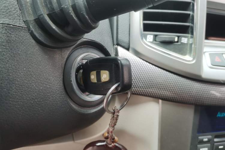 Used Chevrolet Captiva 2012 2.4L Two-Wheel Drive City Edition 5 Seats Vehicle Key