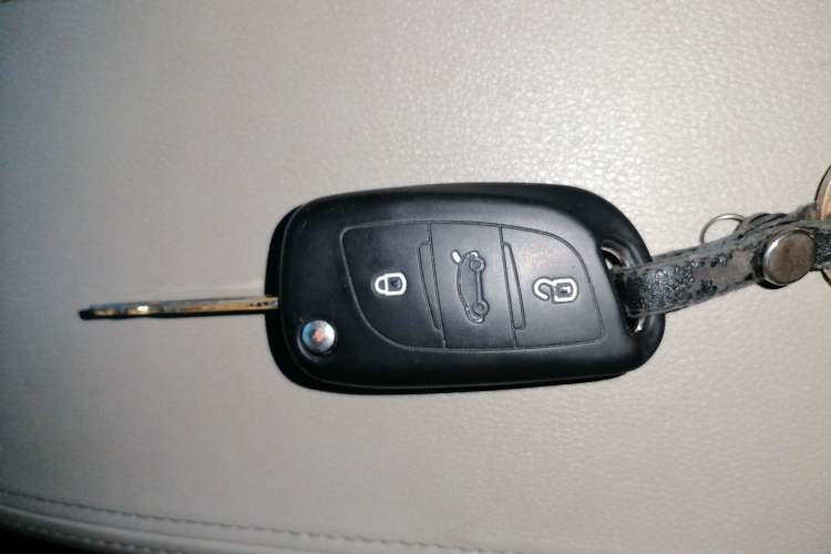 Used Chevrolet Captiva 2012 2.4L Two-Wheel Drive City Edition 5 Seats Vehicle Key