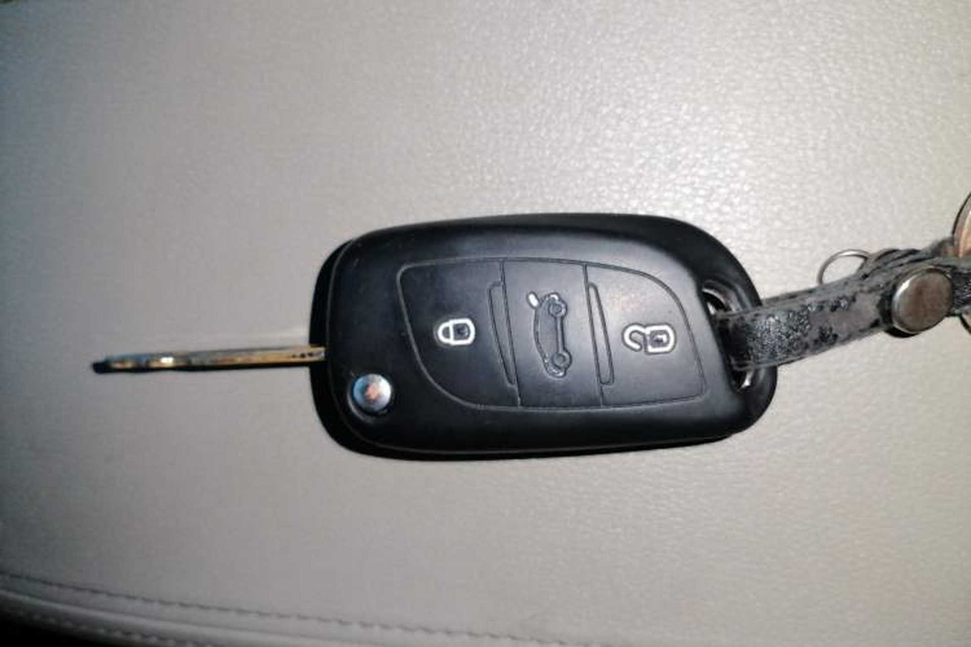 Used Chevrolet Captiva 2012 2.4L Two-Wheel Drive City Edition 5 Seats Vehicle Key