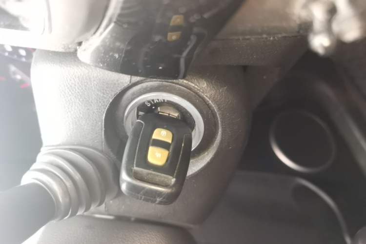 Used Chevrolet Captiva 2012 2.4L 4x4 Flagship Edition 7 Seats Vehicle Key