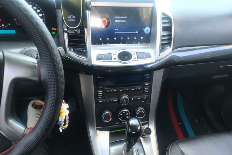 Used Chevrolet Captiva 2013 2.4L Two-Wheel Drive City Edition 7-Seater Audio And AC Panel