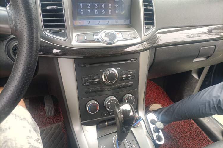 Used Chevrolet Captiva 2013 2.4L Two-Wheel Drive City Edition 7-Seater Audio And AC Panel