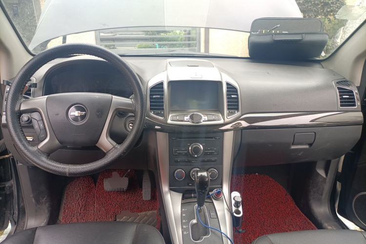 Used Chevrolet Captiva 2013 2.4L Two-Wheel Drive City Edition 7-Seater Center Console