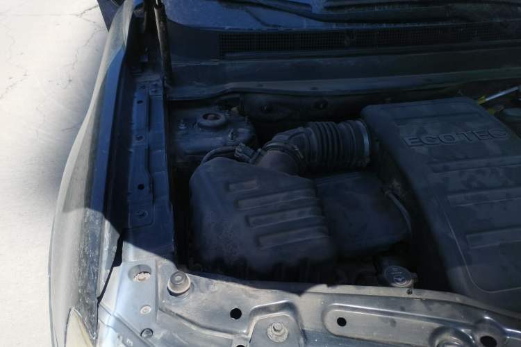 Used Chevrolet Captiva 2013 2.4L Two-Wheel Drive City Edition 7-Seater Engine Bay Right