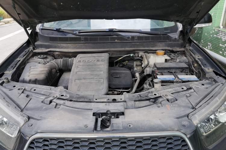 Used Chevrolet Captiva 2013 2.4L Two-Wheel Drive City Edition 7-Seater Engine Bay