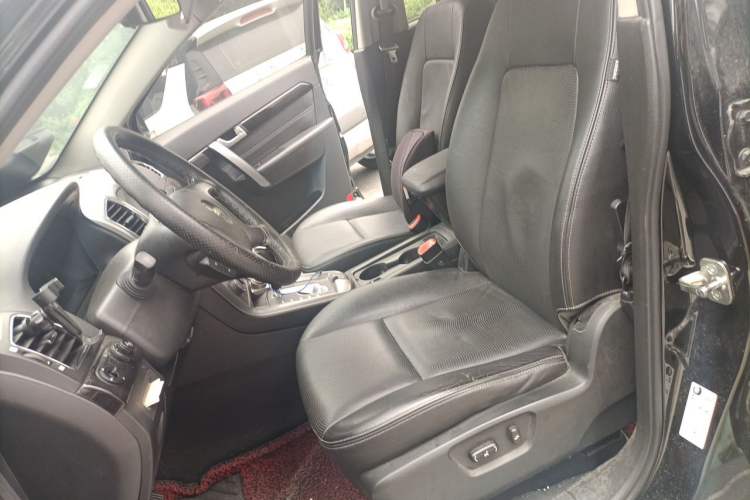 Used Chevrolet Captiva 2013 2.4L Two-Wheel Drive City Edition 7-Seater Left Front Seat
