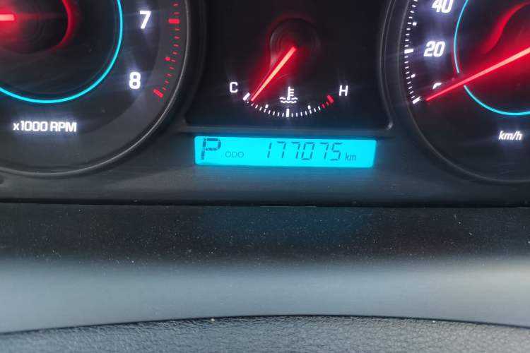Used Chevrolet Captiva 2013 2.4L Two-Wheel Drive City Edition 7-Seater Odometer Close Up