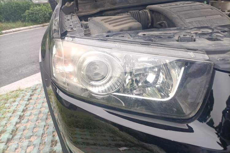 Used Chevrolet Captiva 2013 2.4L Two-Wheel Drive City Edition 7-Seater Right Front Headlight