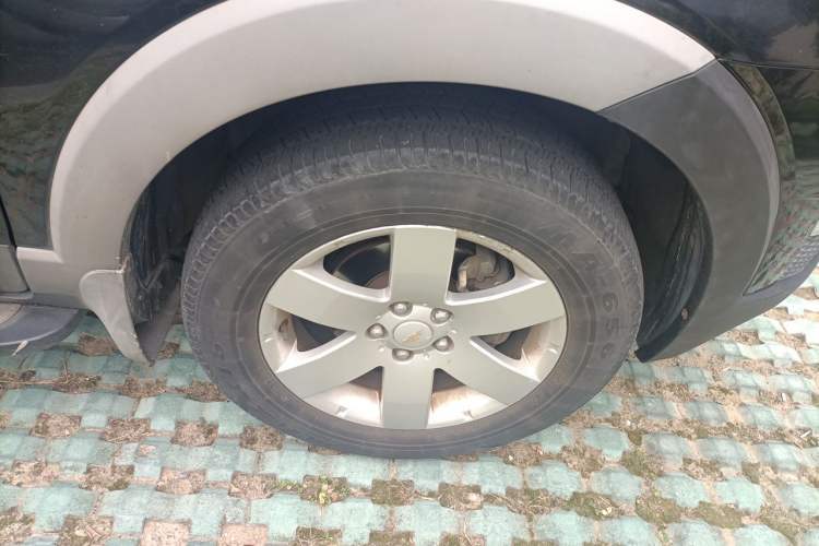 Used Chevrolet Captiva 2013 2.4L Two-Wheel Drive City Edition 7-Seater Right Front Wheel Hub